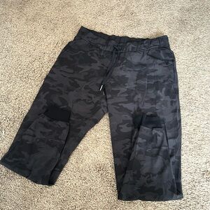 Lululemon women’s camo joggers